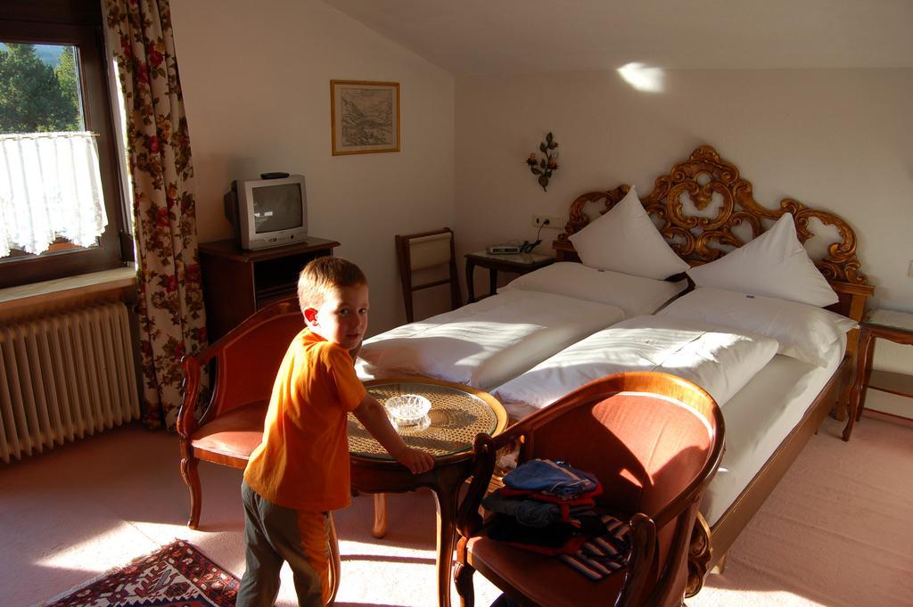 Hotel Haus Orplid Seefeld in Tirol Zimmer foto